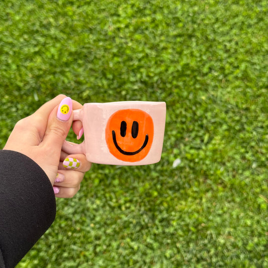 Seramik Fincan - Gülen Yüzlü Pembe