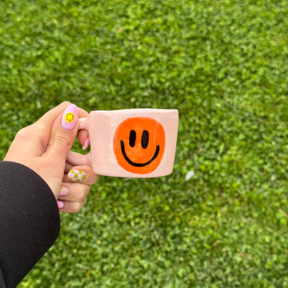 Seramik Fincan - Gülen Yüzlü Pembe