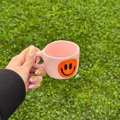 Seramik Fincan - Gülen Yüzlü Pembe